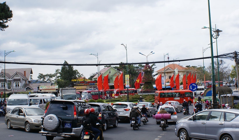 Vì sao Đà Lạt là thành phố duy nhất cả nước không có đèn xanh, đèn đỏ? vi sao da lat la thanh pho duy nhat ca nuoc khong co den xanh den do