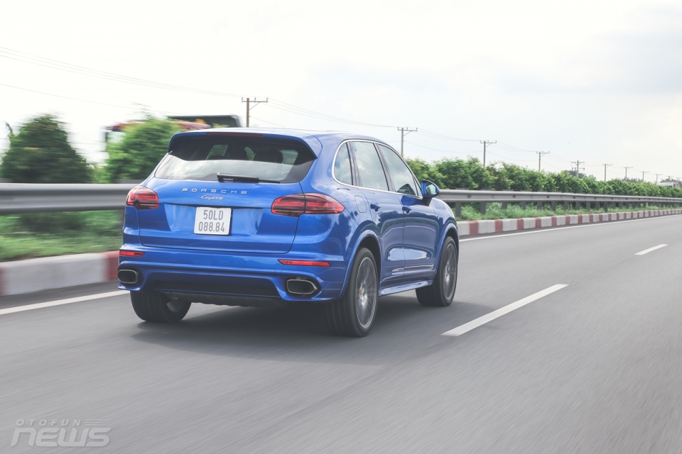 chinh phuc mui yen cung porsche cayenne