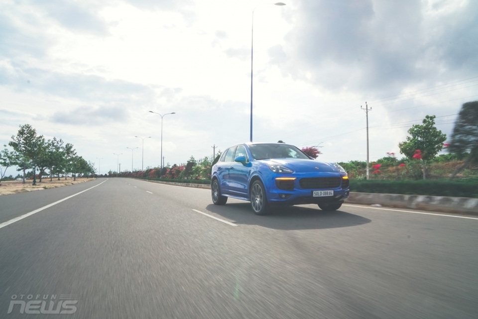chinh phuc mui yen cung porsche cayenne