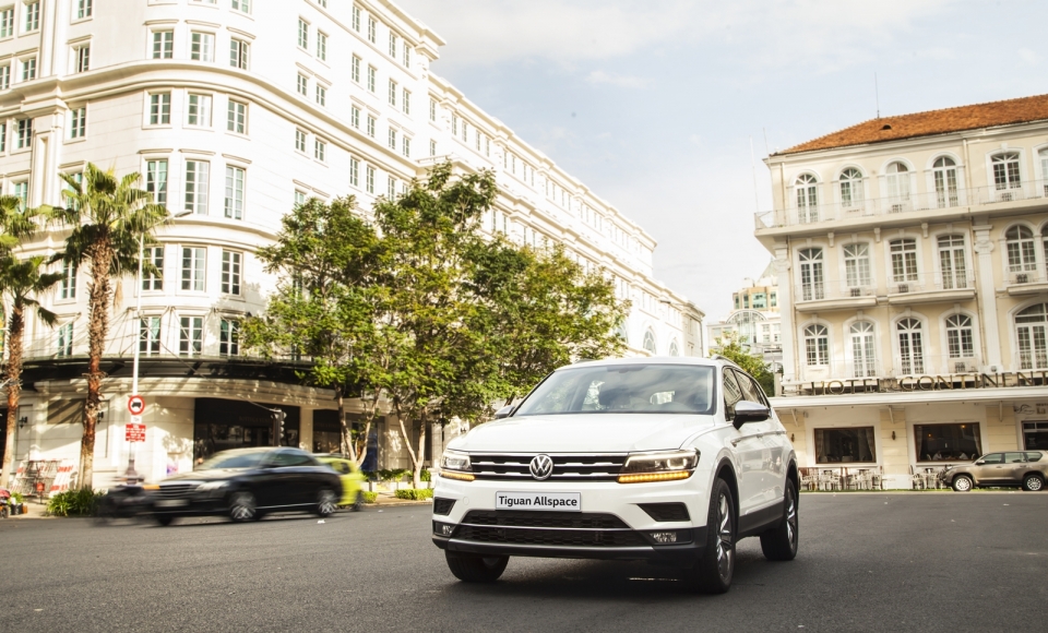 Volkswagen Tiguan Allspace chính thức tới tay khách hàng, chậm 4 tháng vì vướng thủ tục volkswagen tiguan allspace chinh thuc den tay khach hang