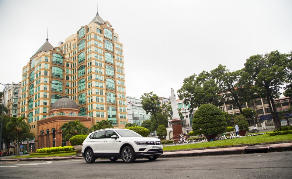 Volkswagen Tiguan Allspace chính thức tới tay khách hàng, chậm 4 tháng vì vướng thủ tục volkswagen tiguan allspace chinh thuc den tay khach hang