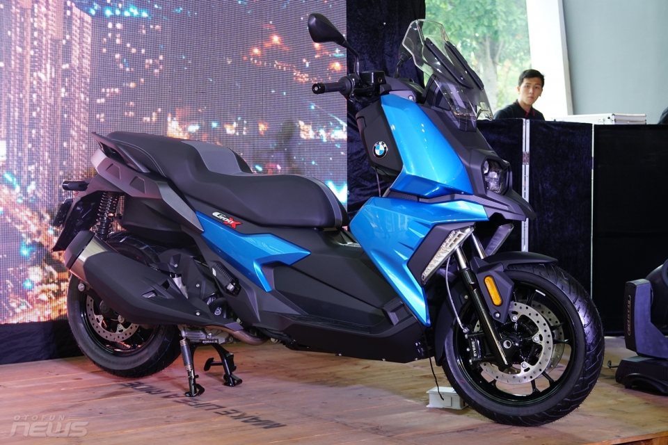 BMW Motorrad giới thiệu xe tay ga phân khối lớn C400 X và C400 GT bmw motorrad gioi thieu xe tay ga phan khoi lon c400 x va c400 gt