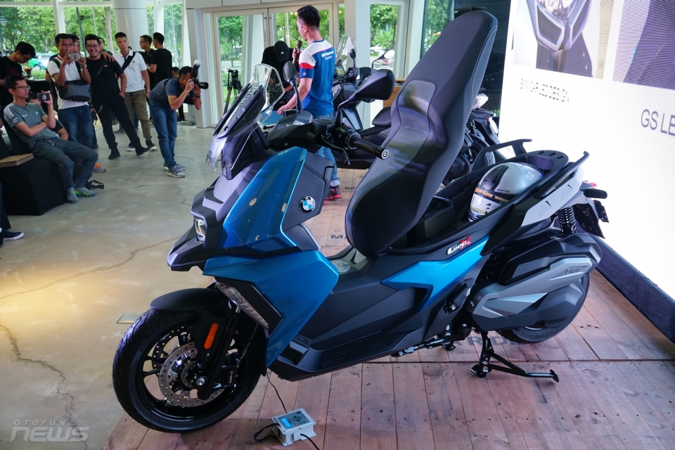 BMW Motorrad giới thiệu xe tay ga phân khối lớn C400 X và C400 GT bmw motorrad gioi thieu xe tay ga phan khoi lon c400 x va c400 gt