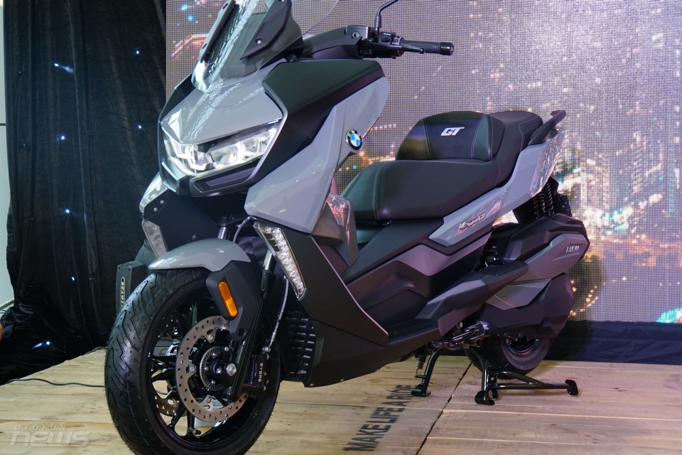 BMW Motorrad giới thiệu xe tay ga phân khối lớn C400 X và C400 GT bmw motorrad gioi thieu xe tay ga phan khoi lon c400 x va c400 gt