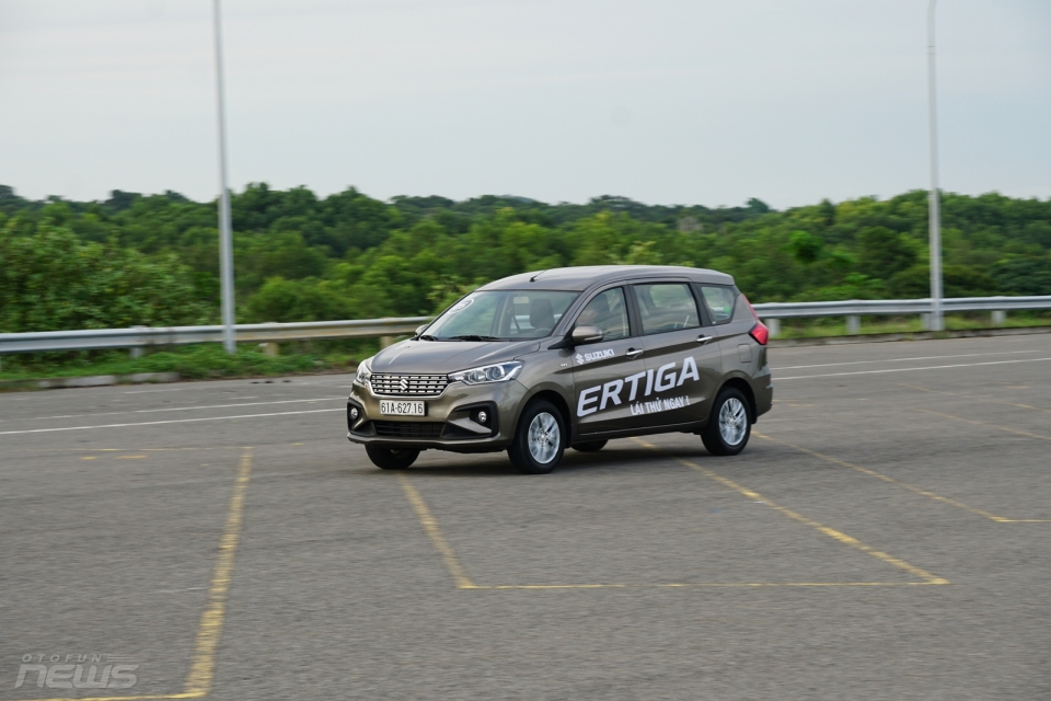 suzuki ertiga 2019 xe mpv 7 cho quoc dan