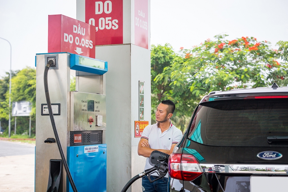 that kinh ngac khi thu thach ford everest 1 binh dau