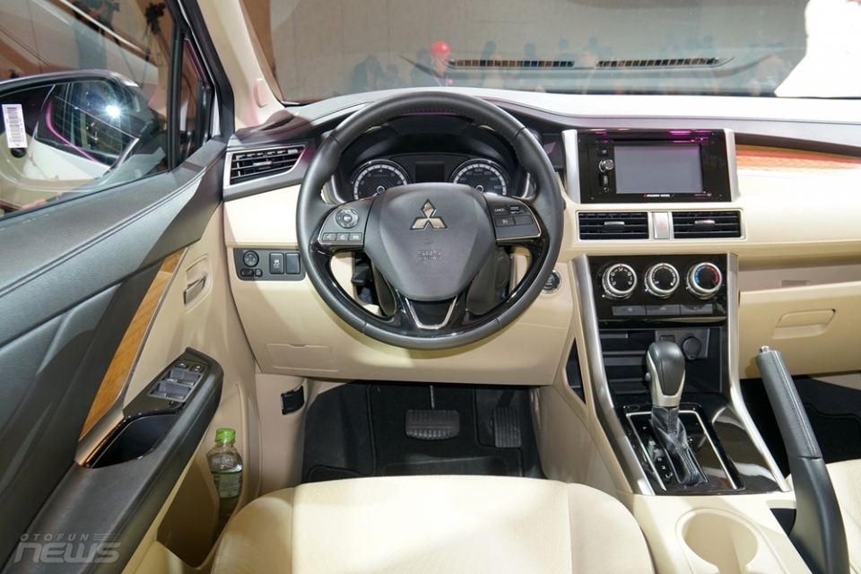 Mitsubishi Xpander – Suzuki Ertiga : Mèo nào thắng mỉu nào ? mitsubishi xpander suzuki ertiga meo nao thang miu nao