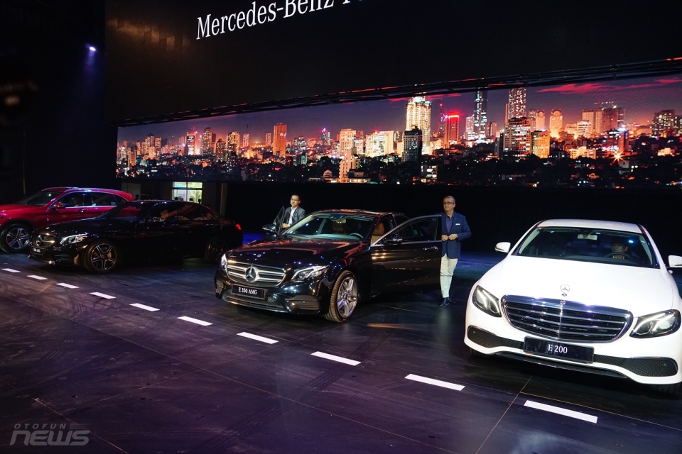 Triển lãm mercedes-benz lần thứ chính thức diễn ra trien lam mercedes benz fascination lan thu 9 chinh thuc dien ra 17352