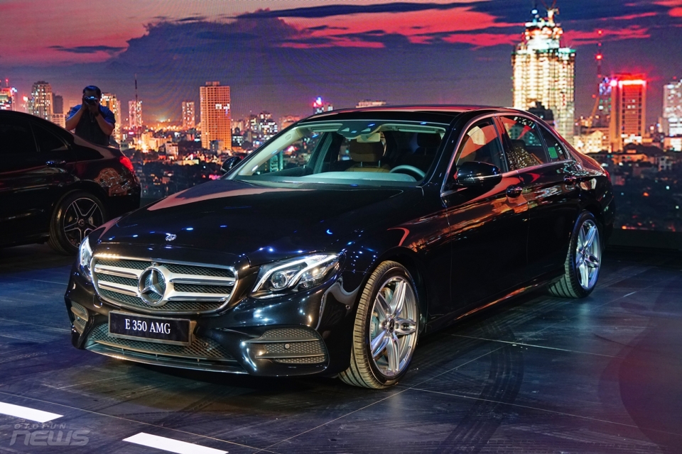 Triển lãm mercedes-benz lần thứ chính thức diễn ra trien lam mercedes benz fascination lan thu 9 chinh thuc dien ra 17352