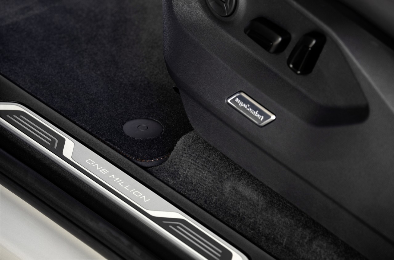 Phiên bản đặc biệt có giá 2,1 tỷ đồng phien ban dac biet volkswagen touareg one million co gia 21 ty dong