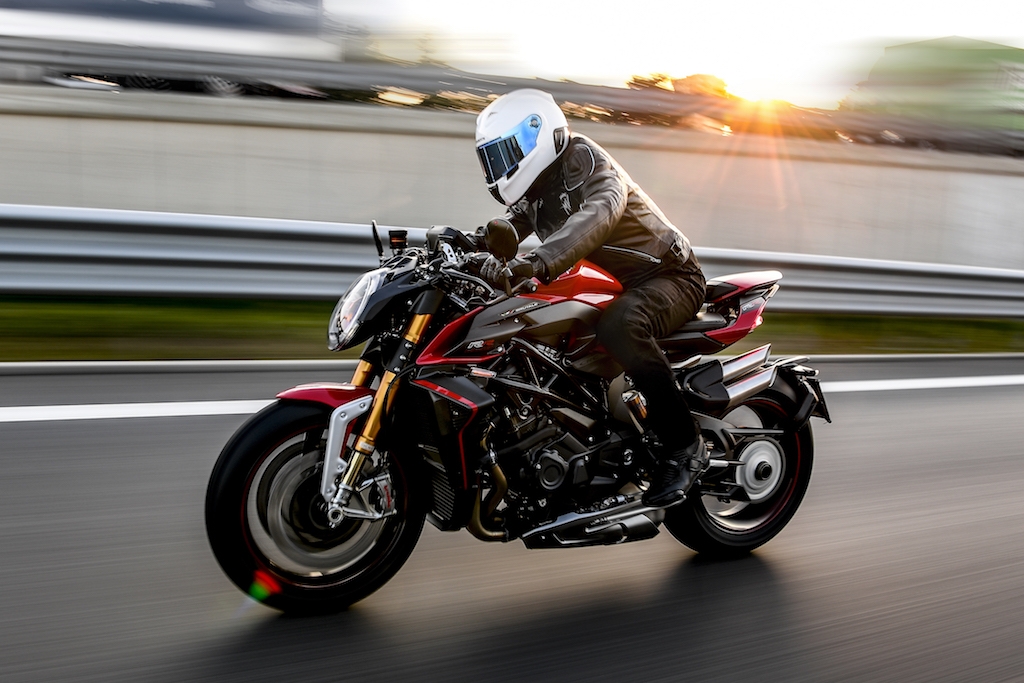 mv agusta gioi thieu sieu nakedbike brutale rr 2020