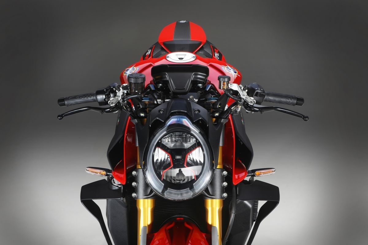 mv agusta gioi thieu sieu nakedbike brutale rr 2020