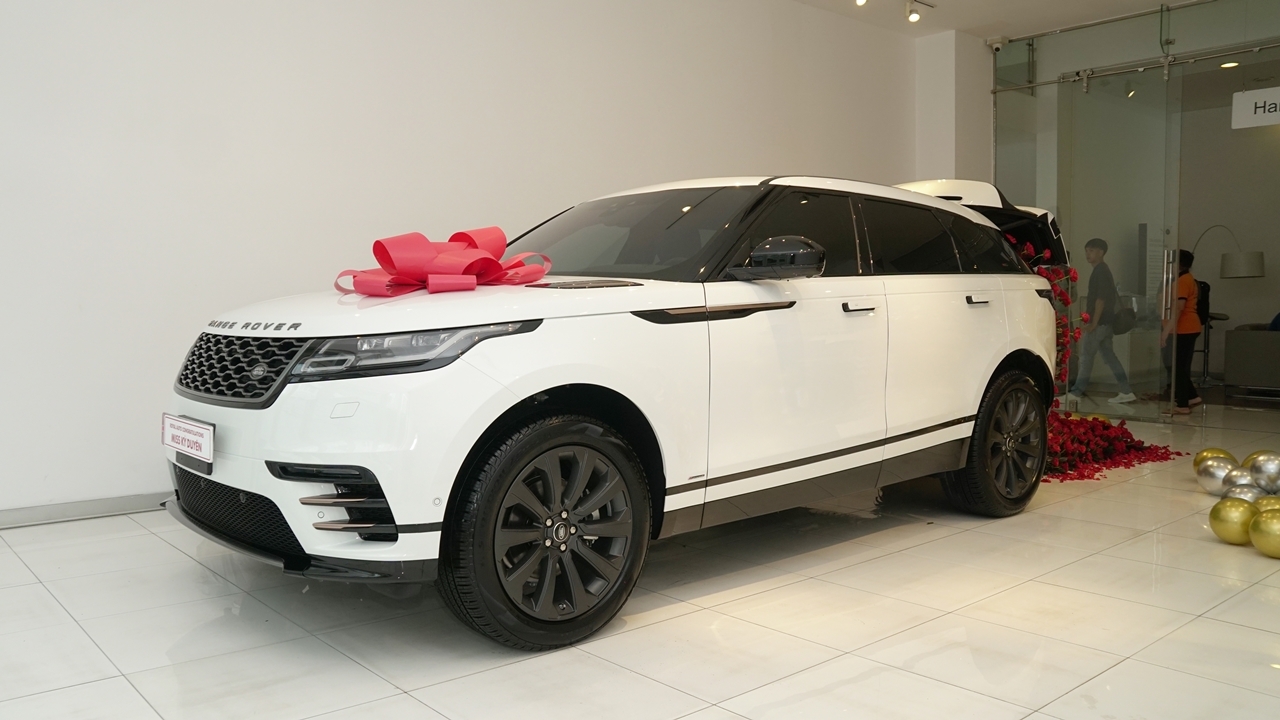 Hoa Hậu Kỳ Duyên sắm SUV hạng sang Range Rover Velar giá hơn 5,5 tỷ đồng hoa hau ky duyen sam suv hang sang range rover velar gia hon 55 ty dong