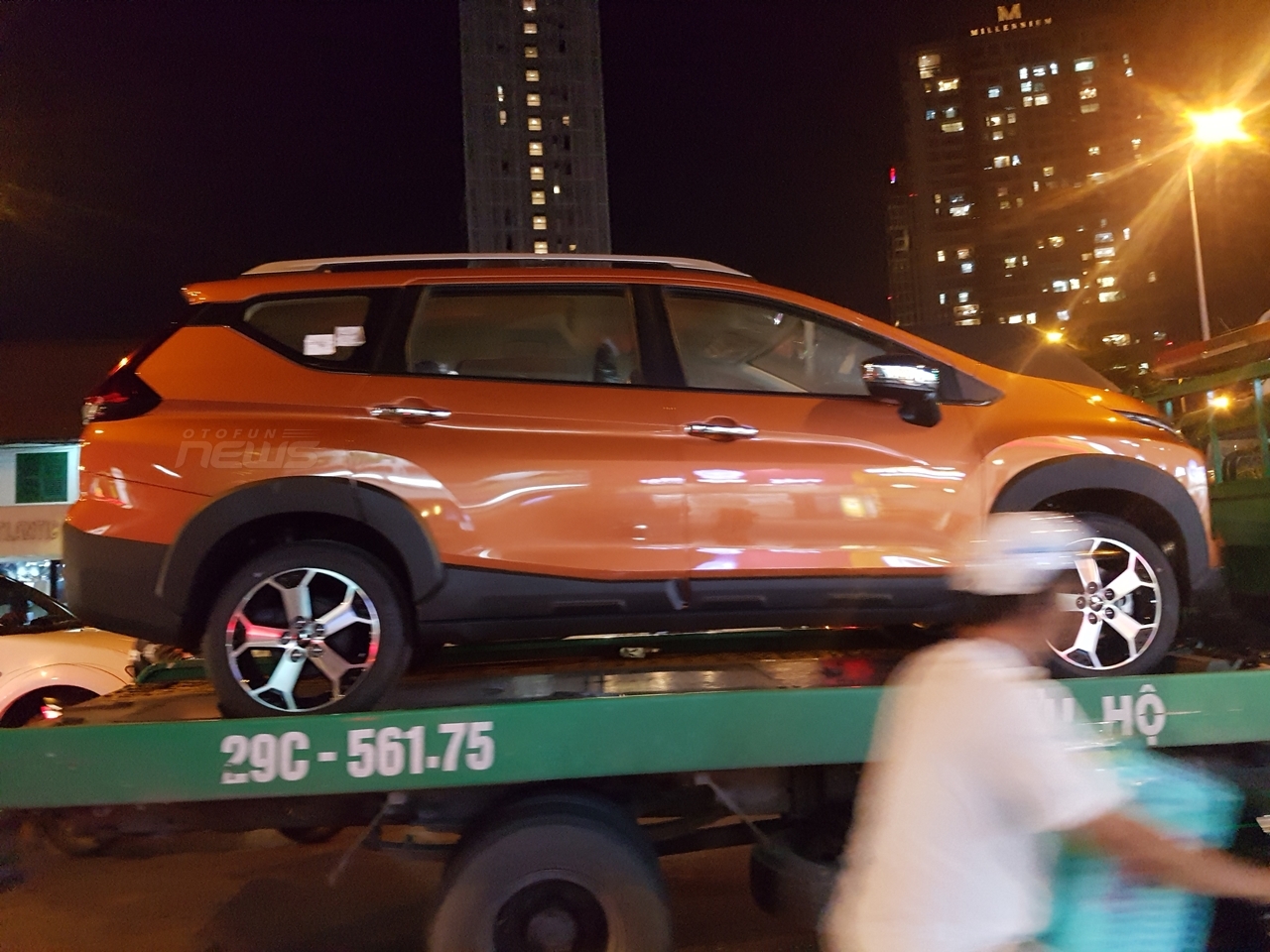 Bắt gặp Mitsubishi Xpander Cross đang trên đường về showroom bat gap mitsubishi xpander cross dang tren duong ve showroom