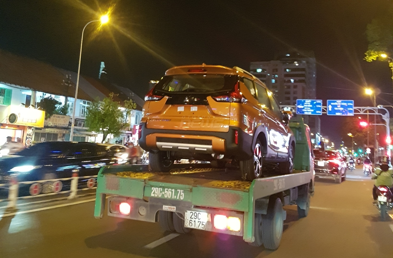 Bắt gặp Mitsubishi Xpander Cross đang trên đường về showroom bat gap mitsubishi xpander cross dang tren duong ve showroom