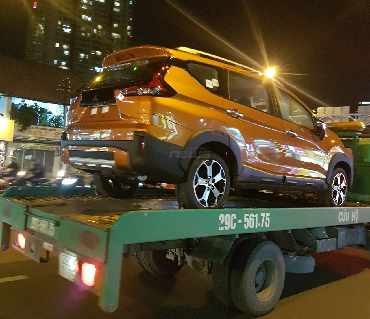 Bắt gặp Mitsubishi Xpander Cross đang trên đường về showroom bat gap mitsubishi xpander cross dang tren duong ve showroom