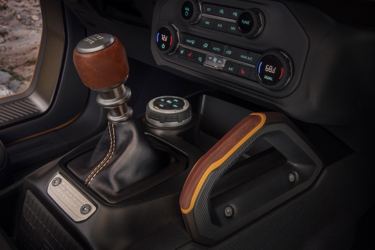 ford bronco 2021 ra mat