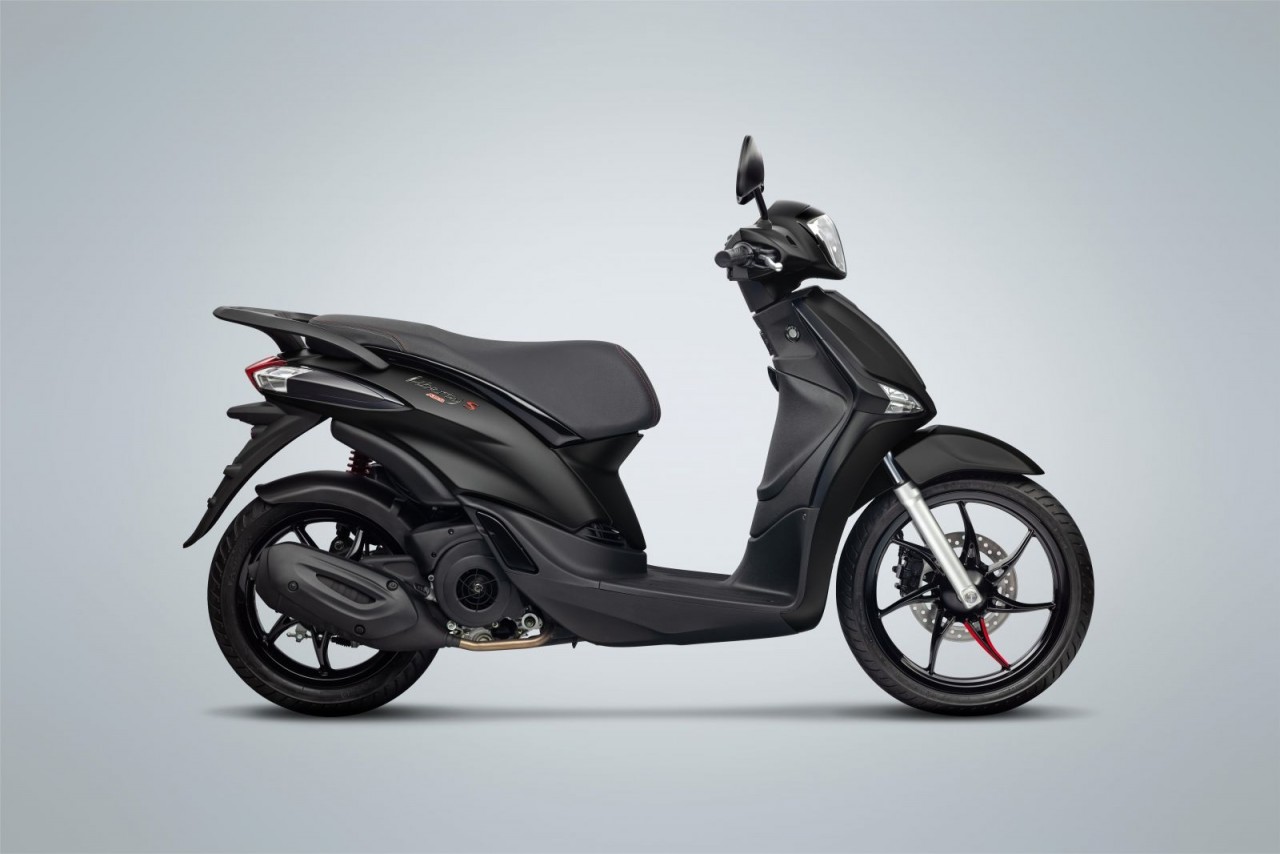 Piaggio giới thiệu Liberty S Black Series với màu sơn đầy cá tính piaggio gioi thieu liberty s black series voi mau son day ca tinh