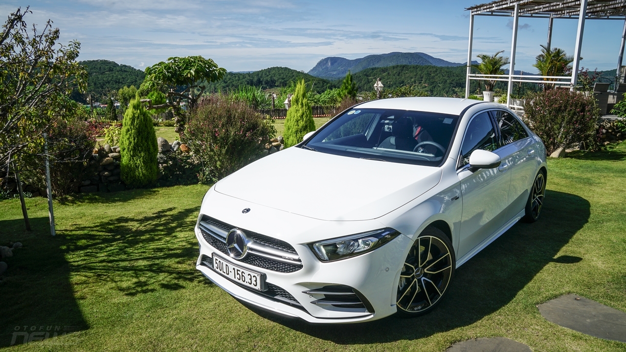 Đánh giá Mercedes-AMG A35 sedan: Xe thể thao cho người mới chơi danh gia mercedes amg a35 sedan xe the thao cho nguoi moi choi