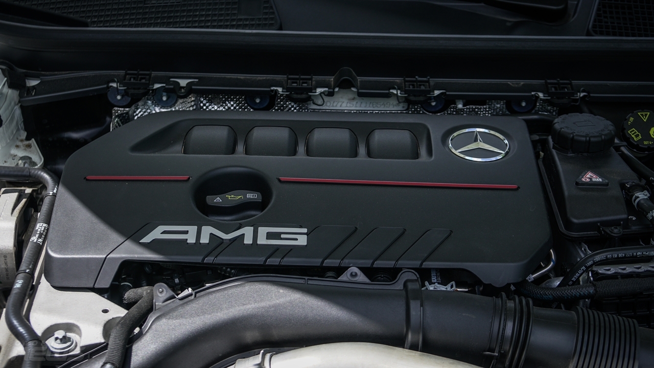 Đánh giá Mercedes-AMG A35 sedan: Xe thể thao cho người mới chơi danh gia mercedes amg a35 sedan xe the thao cho nguoi moi choi