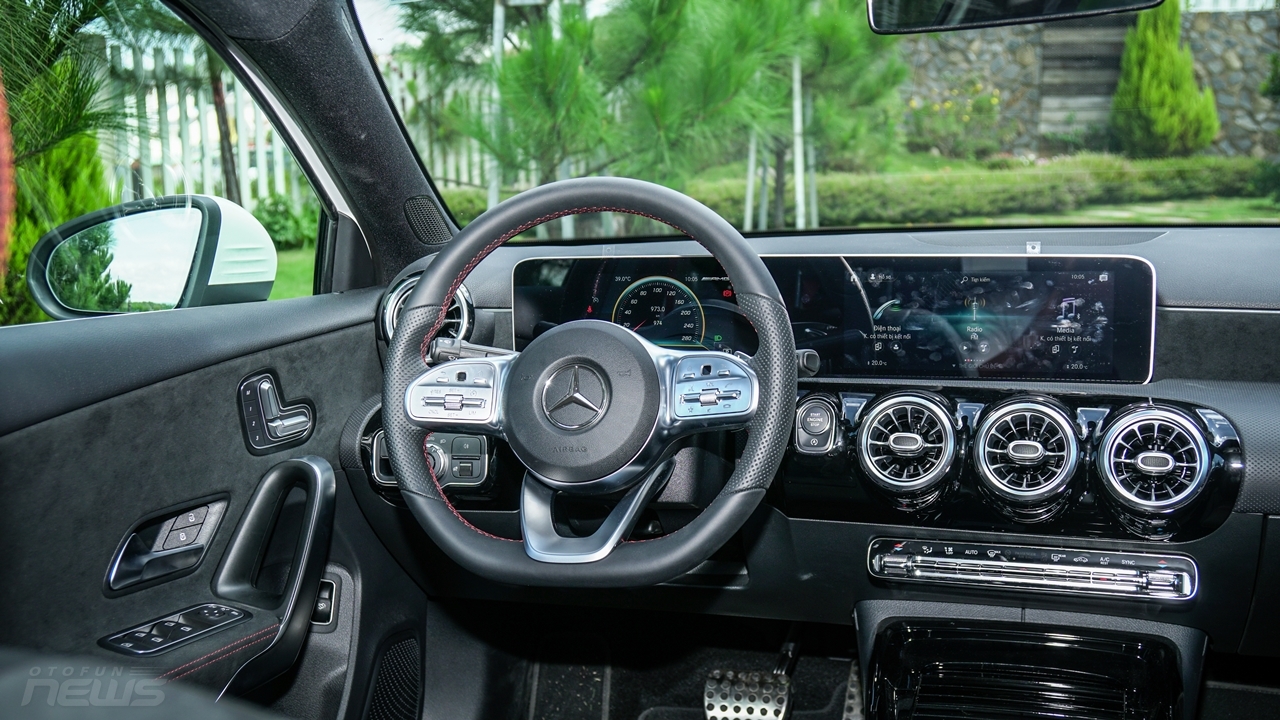 Đánh giá Mercedes-AMG A35 sedan: Xe thể thao cho người mới chơi danh gia mercedes amg a35 sedan xe the thao cho nguoi moi choi