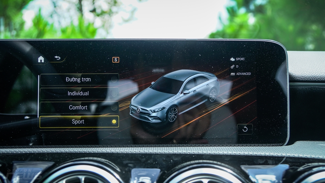 Đánh giá Mercedes-AMG A35 sedan: Xe thể thao cho người mới chơi danh gia mercedes amg a35 sedan xe the thao cho nguoi moi choi