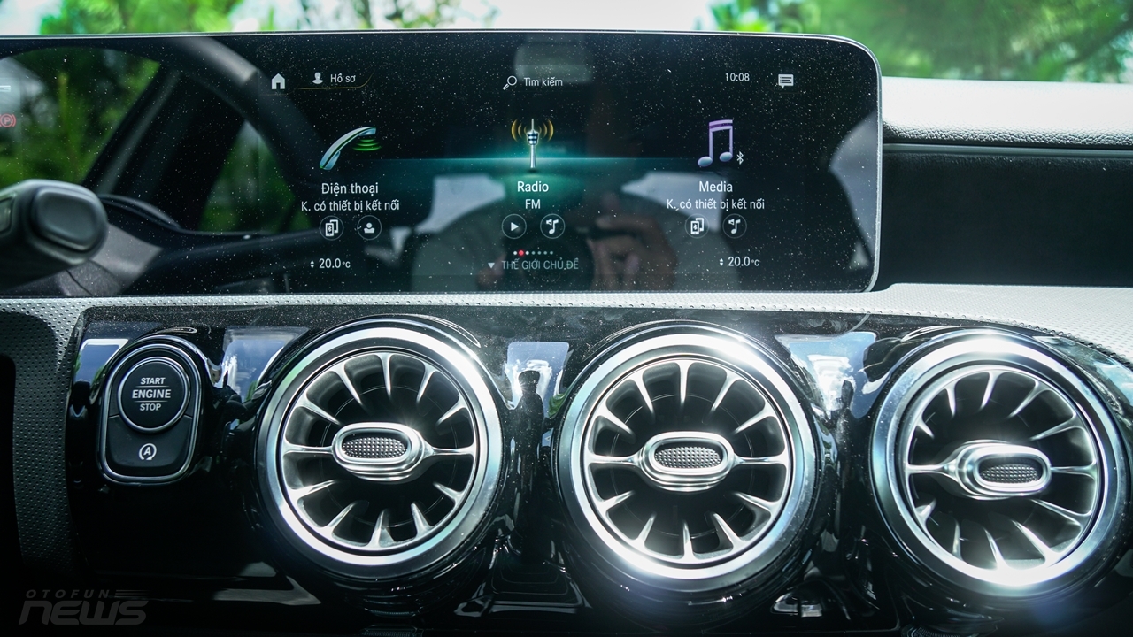 Đánh giá Mercedes-AMG A35 sedan: Xe thể thao cho người mới chơi danh gia mercedes amg a35 sedan xe the thao cho nguoi moi choi