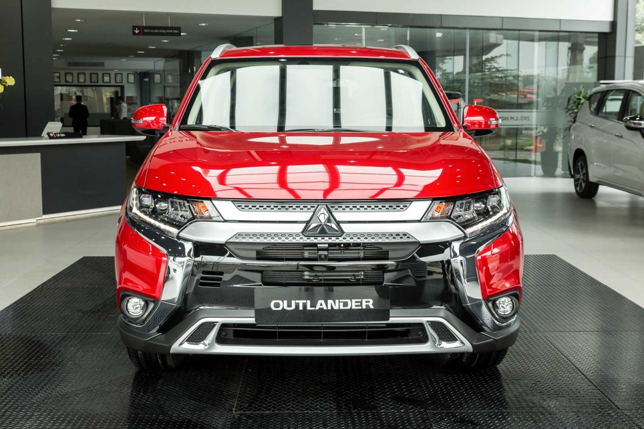mitsubishi gioi thieu outlander 2020 24 cvt premium gia 1058 ty dong