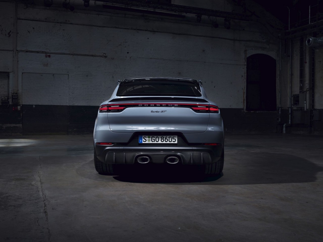 Porsche Cayenne Turbo GT được bán ở Việt Nam với giá 12,25 tỷ đồng
