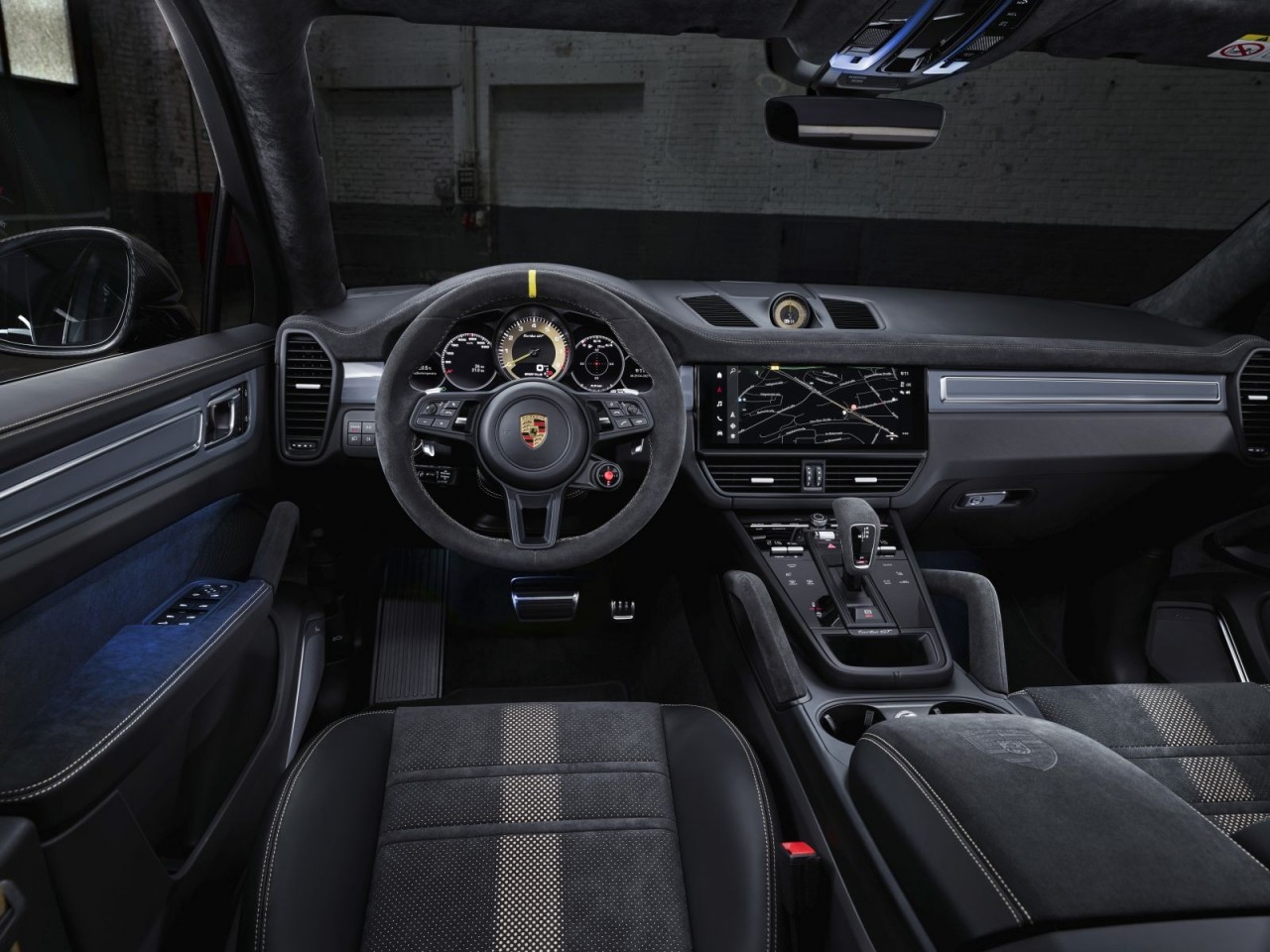 Porsche Cayenne Turbo GT được bán ở Việt Nam với giá 12,25 tỷ đồng