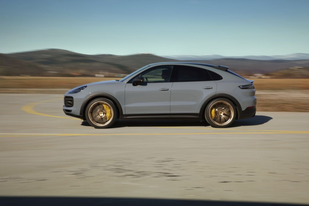 Porsche Cayenne Turbo GT được bán ở Việt Nam với giá 12,25 tỷ đồng