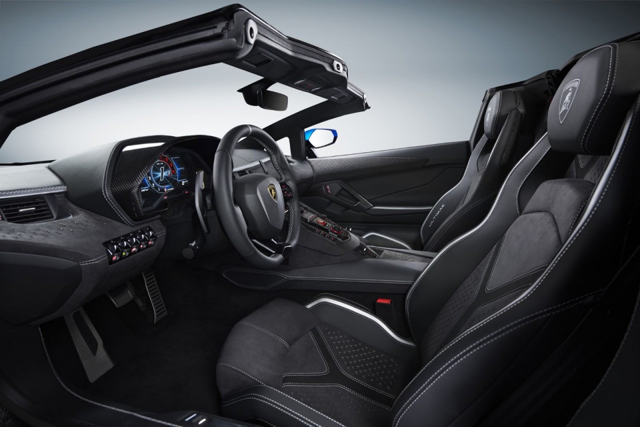 Lamborghini Aventador phiên bản cuối cùng vừa được ra mắt
