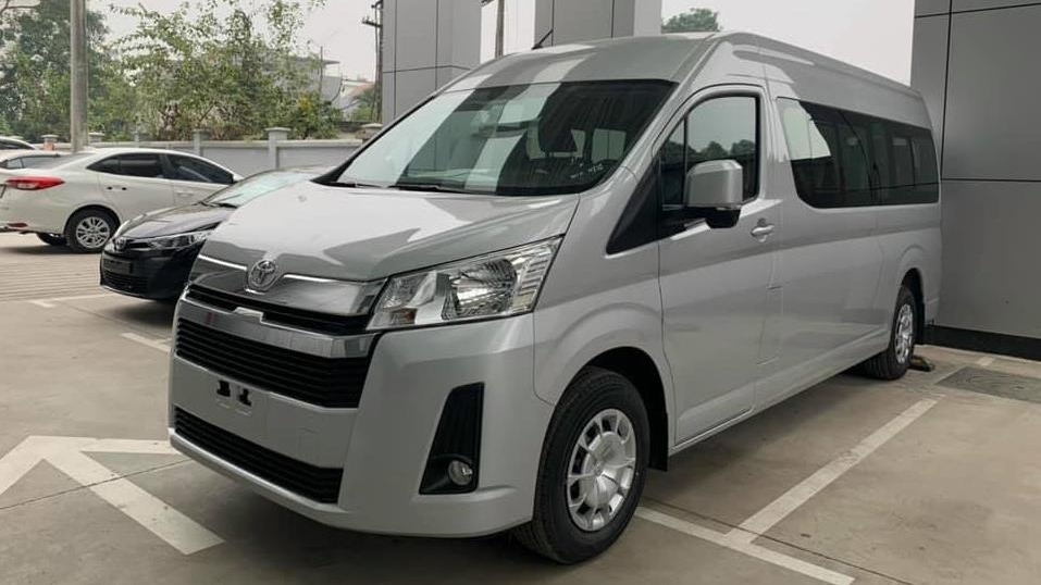 Chi tiết 'cá mập' Toyota Hiace 2021 giá 1,176 tỷ đồng tại Việt Nam