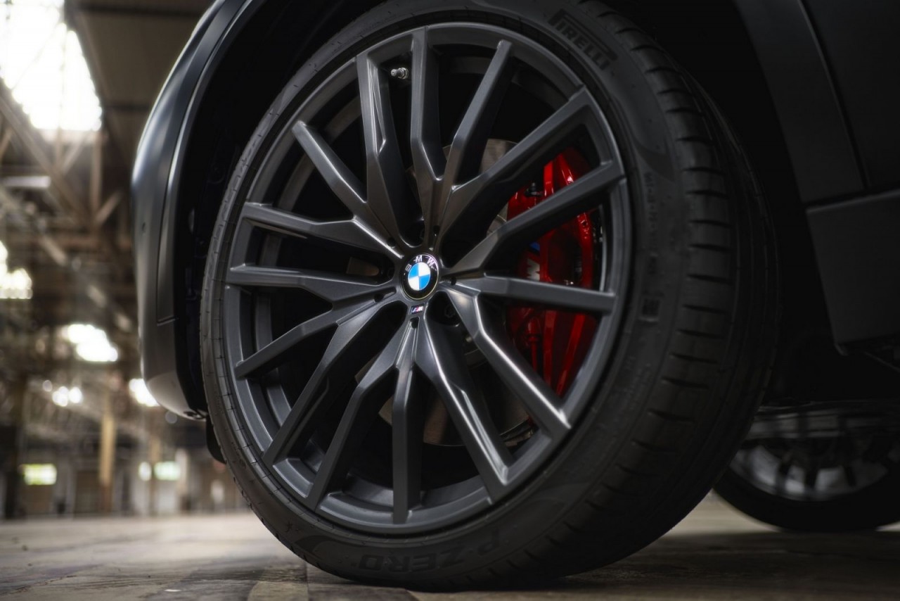 BMW X5, X6 và X7 ra mắt với phiên bản Black Edition