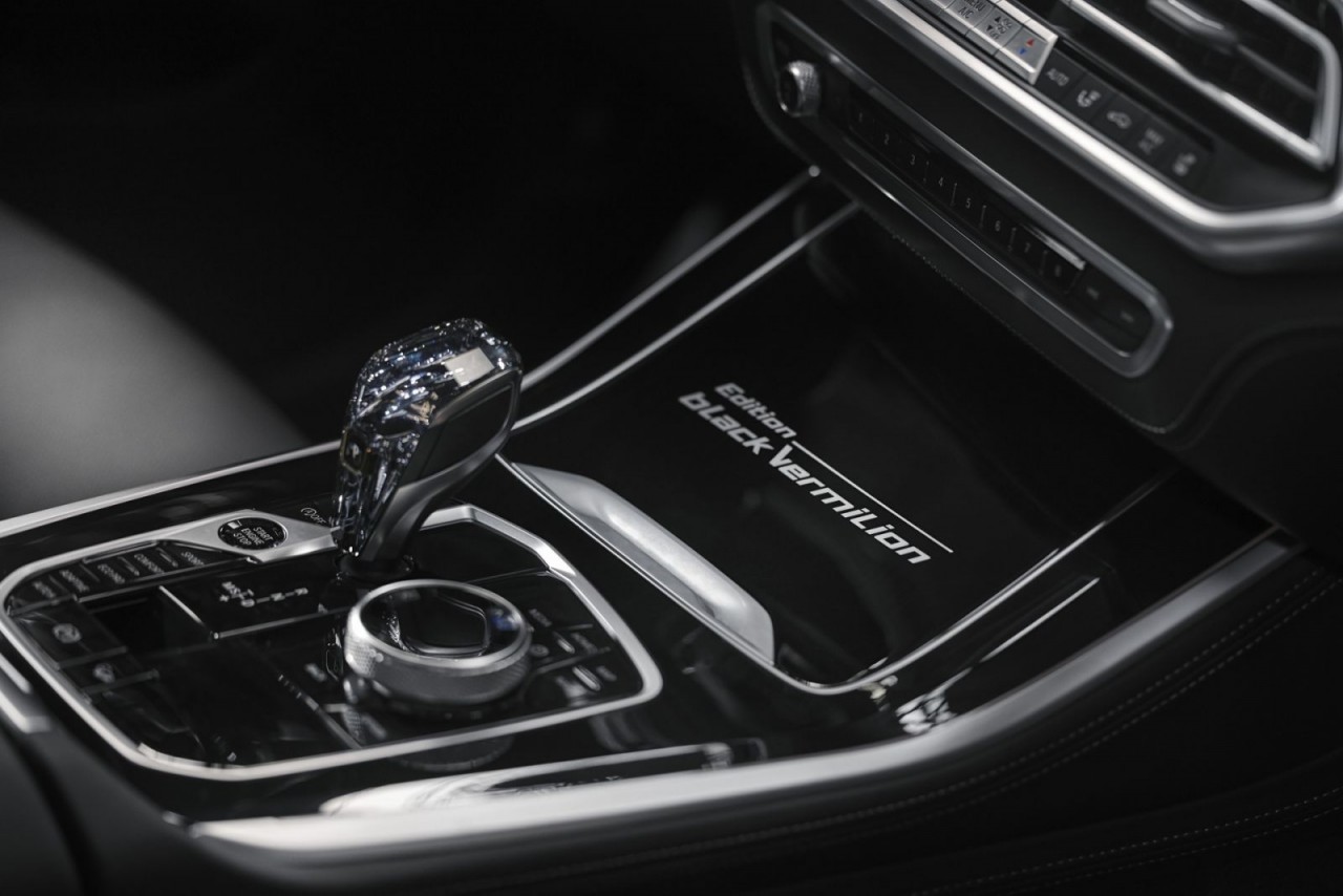 BMW X5, X6 và X7 ra mắt với phiên bản Black Edition