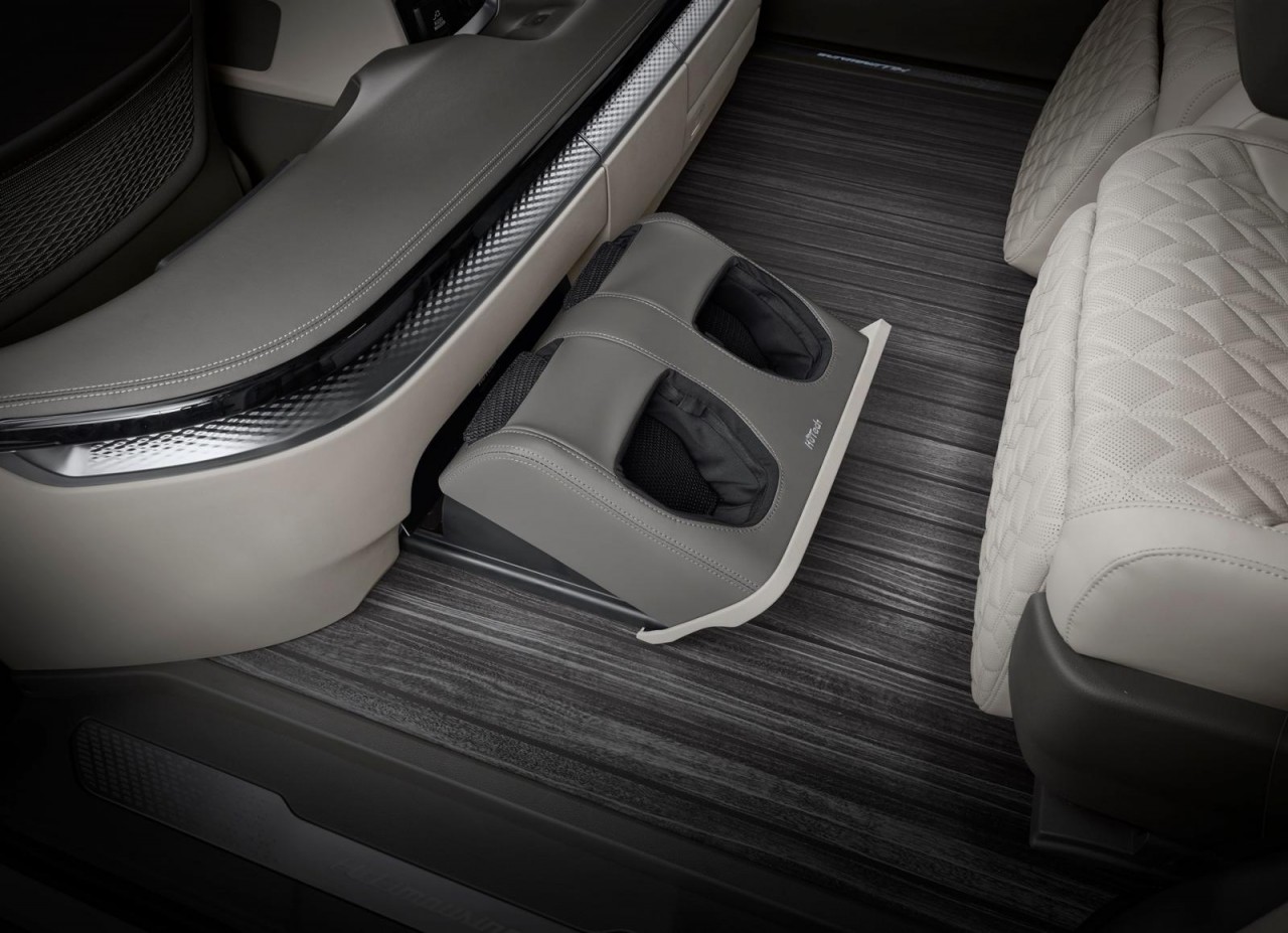 Kia Carnival có phiên bản 'cực sang' với 4 chỗ ngồi Kia Carnival có phiên bản 'cực sang' với 4 chỗ ngồi