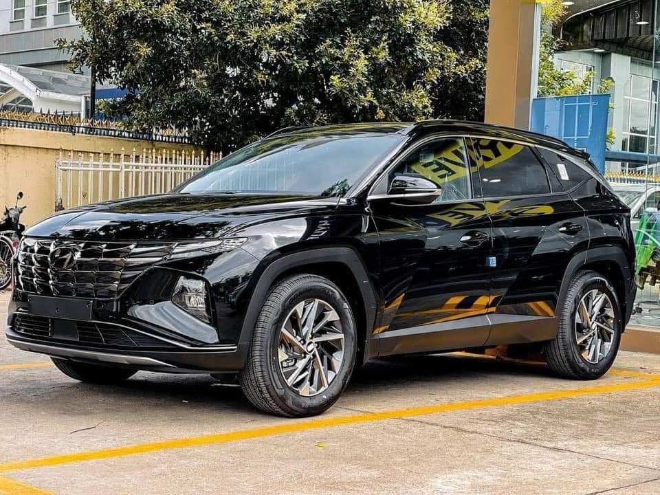 Hyundai Tucson hoàn toàn mới âm thầm xuất hiện tại Việt Nam Hyundai Tucson hoàn toàn mới âm thầm xuất hiện tại Việt Nam