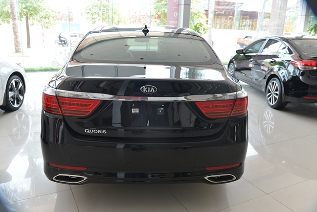 Xe sang Kia Quoris giảm giá lên tới 500 triệu đồng nhưng vẫn 'ế' Xe sang Kia Quoris giảm giá lên tới 500 triệu đồng nhưng vẫn 'ế'