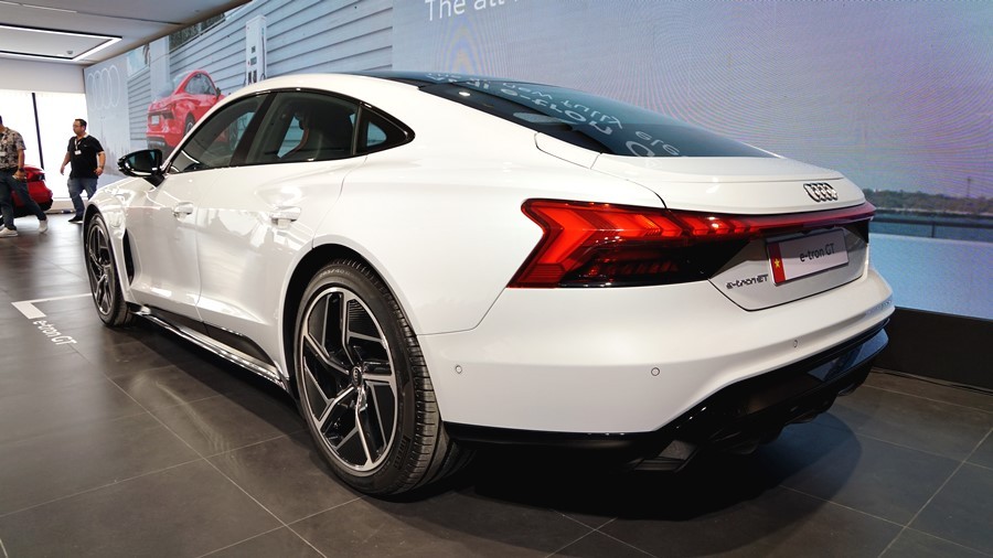 Audi e-tron GT giới thiệu tại Việt Nam, giá từ 5,2 tỷ đồng