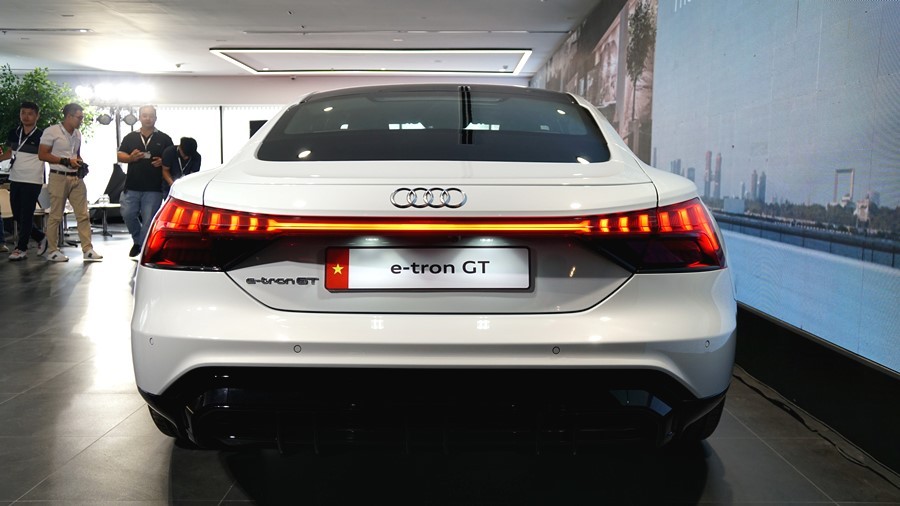Audi e-tron GT giới thiệu tại Việt Nam, giá từ 5,2 tỷ đồng