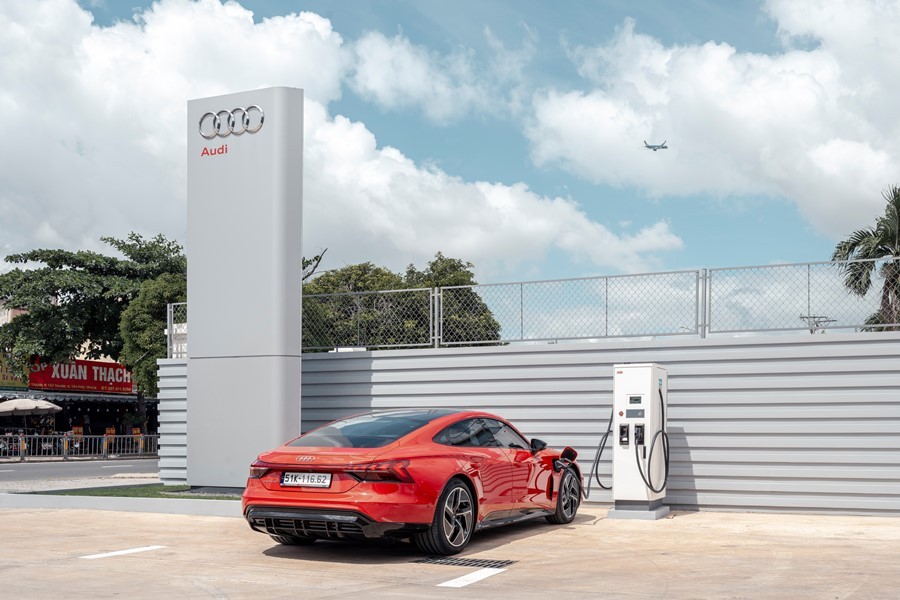 Trung tâm dịch vụ Audi lớn nhất Việt Nam đi vào hoạt động Trung tâm dịch vụ Audi lớn nhất Việt Nam đi vào hoạt động