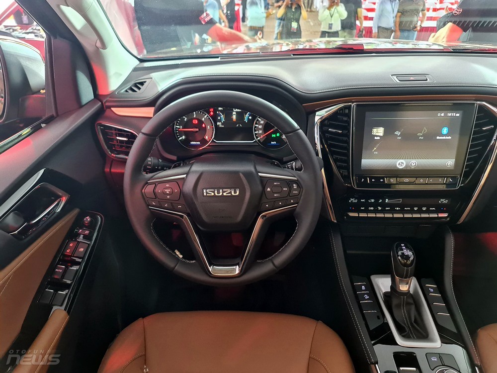 Isuzu Mu-X 2022 ra mắt tại Việt Nam, giá chỉ 900 triệu đồng Isuzu Mu-X 2022 ra mắt tại Việt Nam, giá chỉ 900 triệu đồng