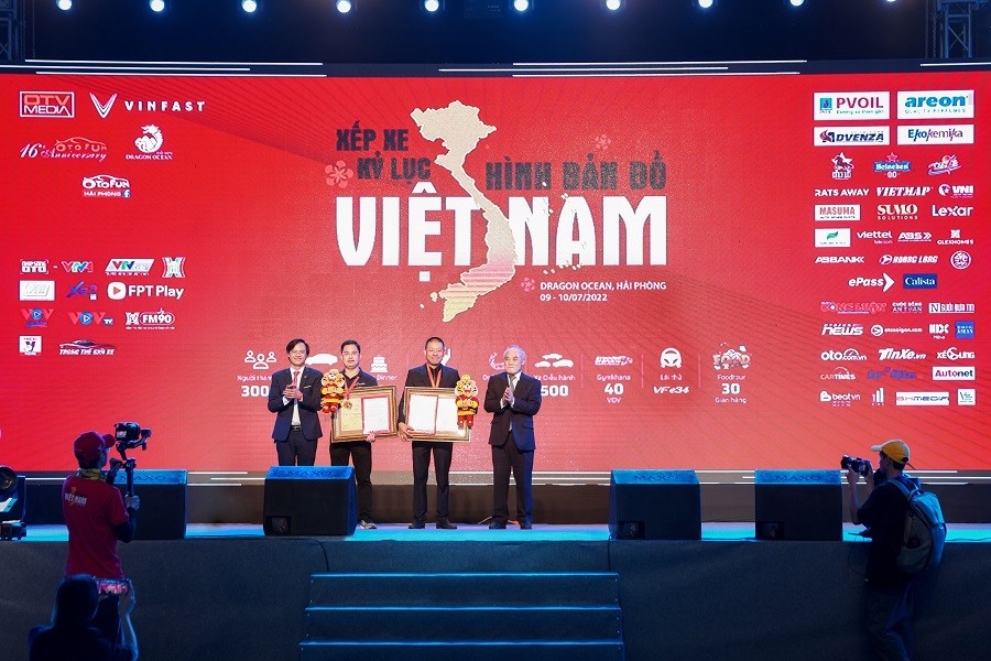 Hoành tráng tiệc Gala Dinner sinh nhật 16 năm Otofun tại Đồ Sơn, Hải Phòng