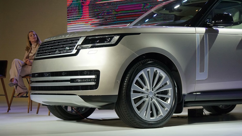 Range Rover thế hệ mới ra mắt tại Việt Nam, giá hơn 11 tỷ đồng Range Rover thế hệ mới ra mắt tại Việt Nam, giá hơn 11 tỷ đồng