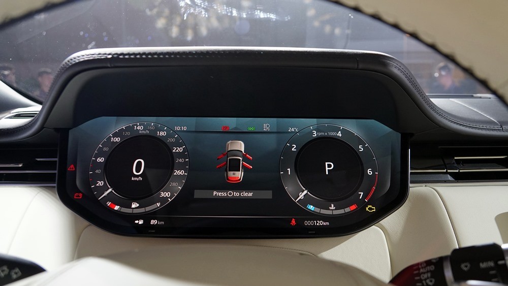 Range Rover thế hệ mới ra mắt tại Việt Nam, giá hơn 11 tỷ đồng Range Rover thế hệ mới ra mắt tại Việt Nam, giá hơn 11 tỷ đồng