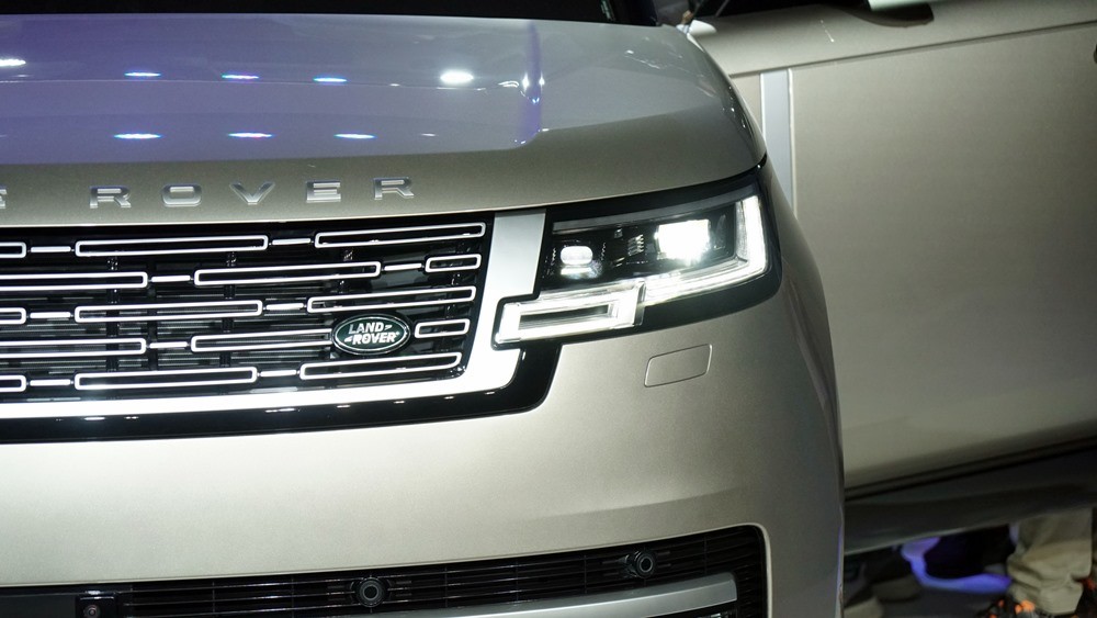 Range Rover thế hệ mới ra mắt tại Việt Nam, giá hơn 11 tỷ đồng Range Rover thế hệ mới ra mắt tại Việt Nam, giá hơn 11 tỷ đồng