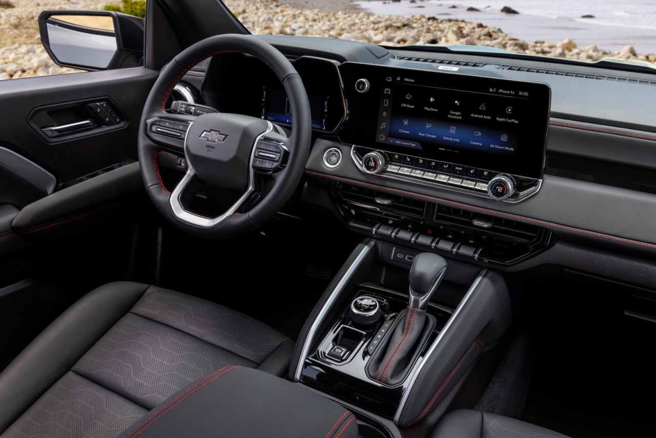 Chevrolet Colorado 2023 ra mắt, thiết kế như Silverado