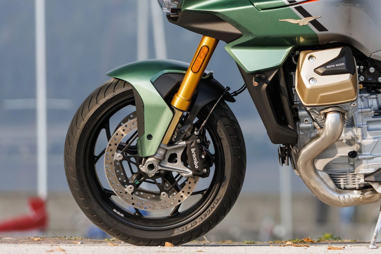 Moto Guzzi V100 Mandello ra mắt, tháng 8 có mặt tại Việt Nam Moto Guzzi V100 Mandello ra mắt, tháng 8 có mặt tại Việt Nam