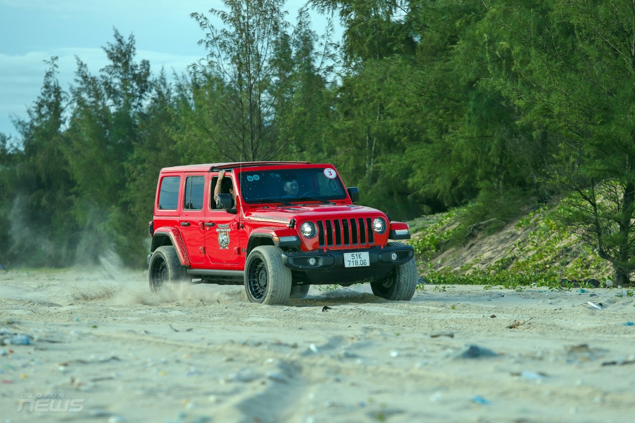 Jeep Caravan: Từ suối rừng La Ngâu đến vùng biển Vĩnh Hy đầy gió