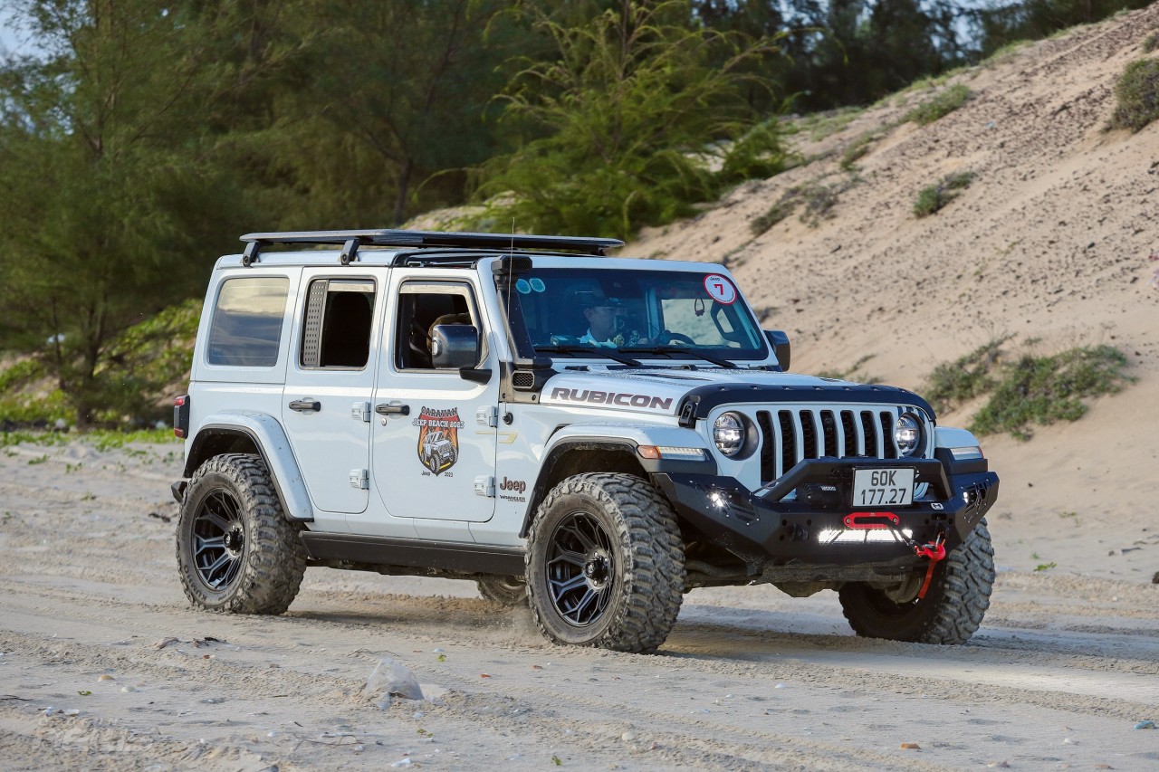 Jeep Caravan: Từ suối rừng La Ngâu đến vùng biển Vĩnh Hy đầy gió